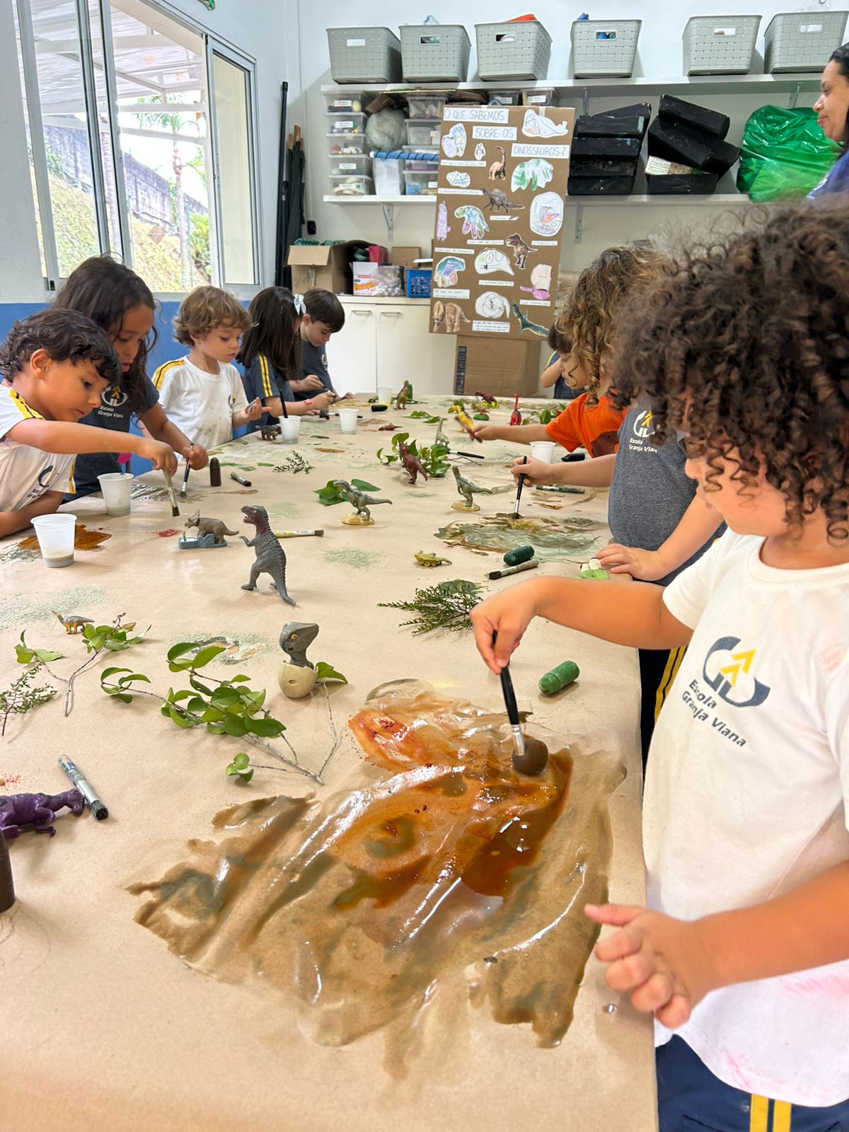 Projeto com dinossauros na sala de aula